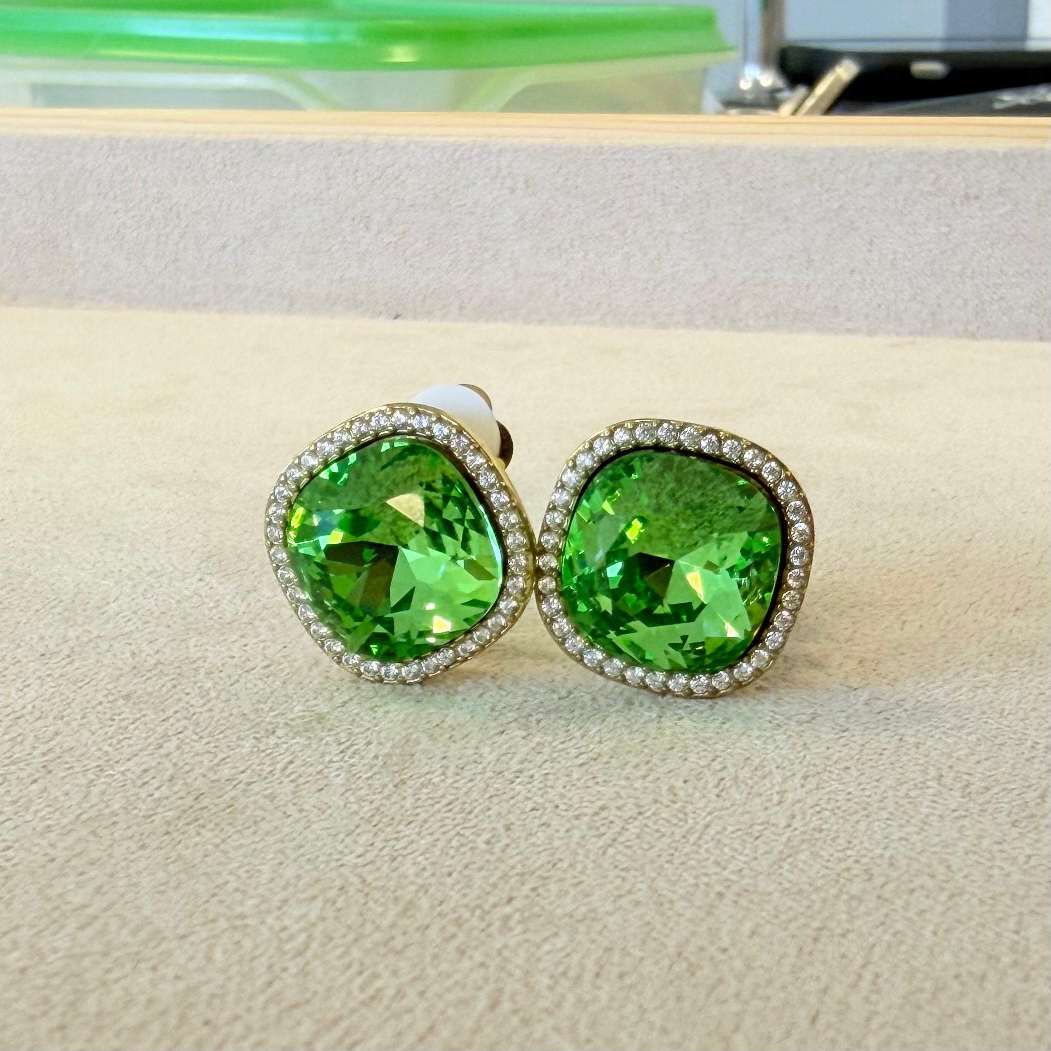 Boucle d'oreille Puce