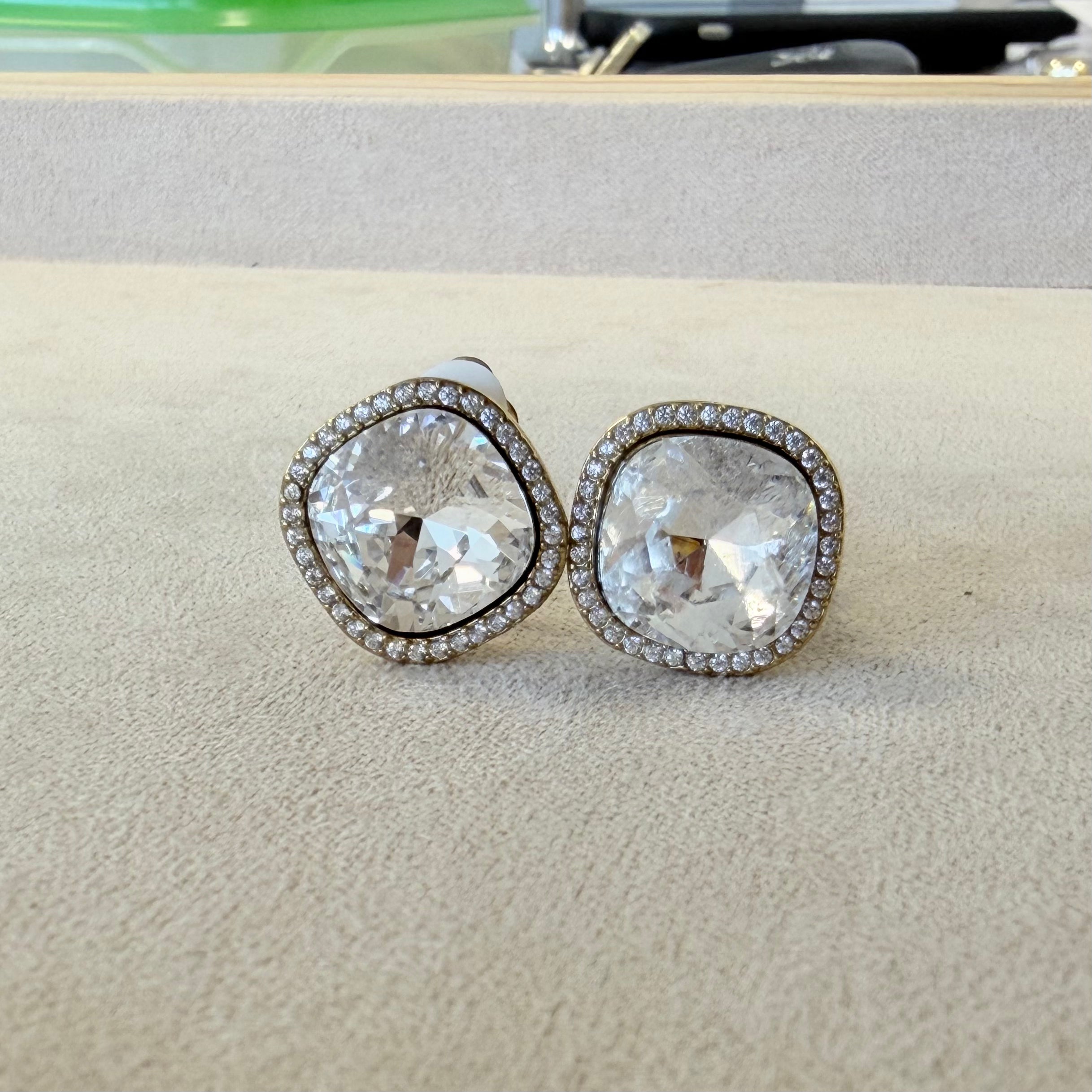 Boucle d'oreille Puce