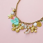 Collier April
