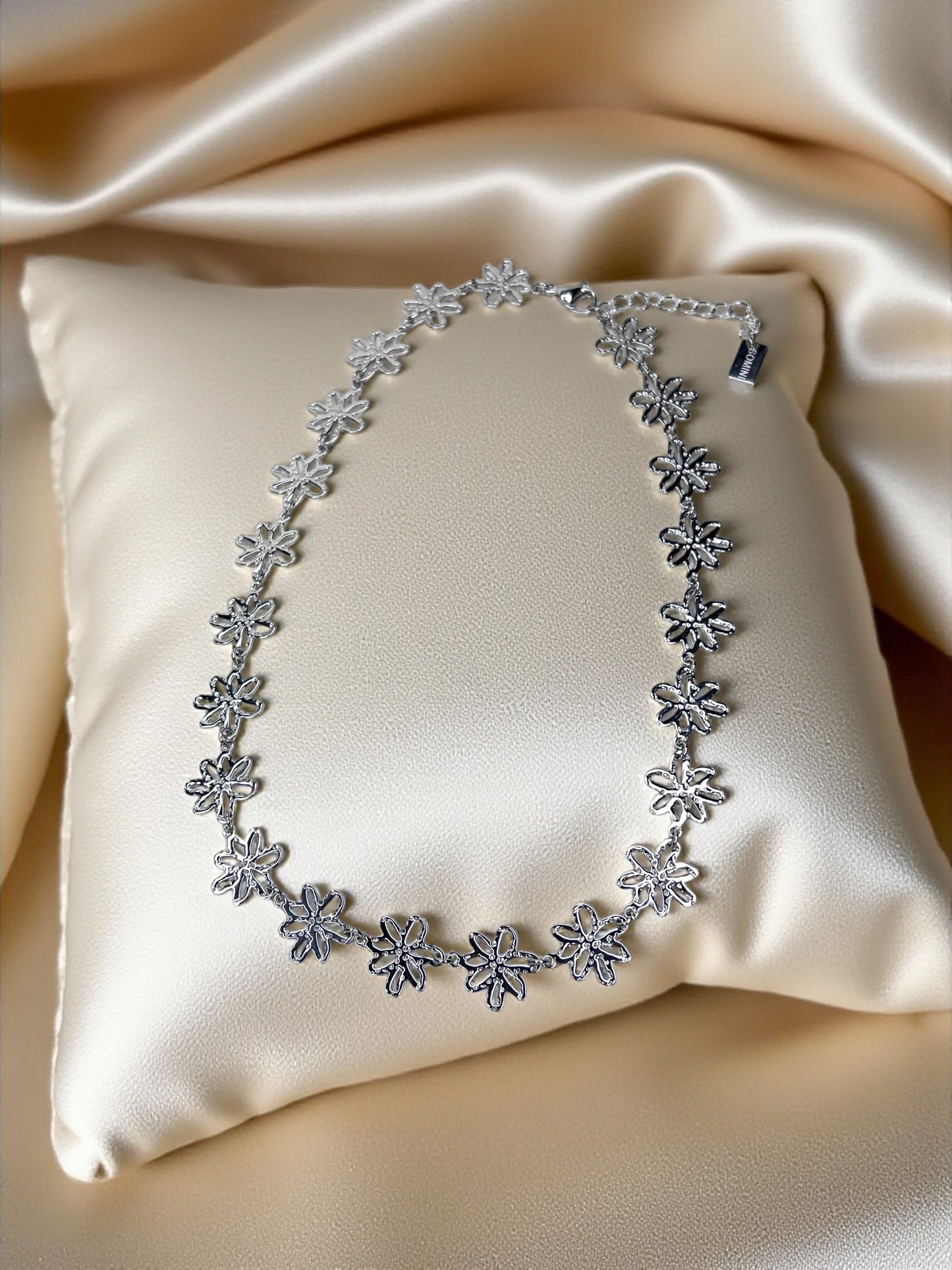 Collier 9