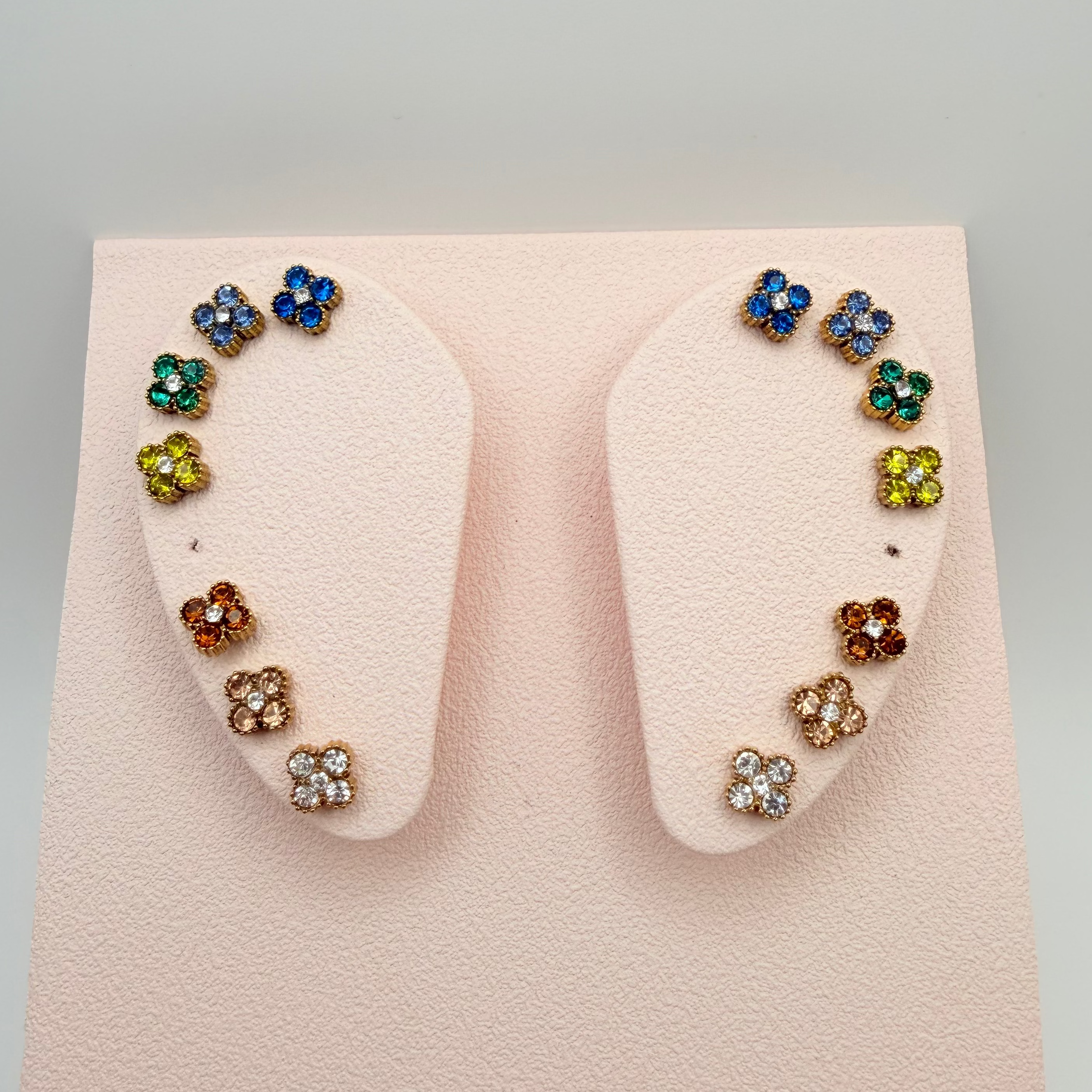 Boucle d'oreille puce