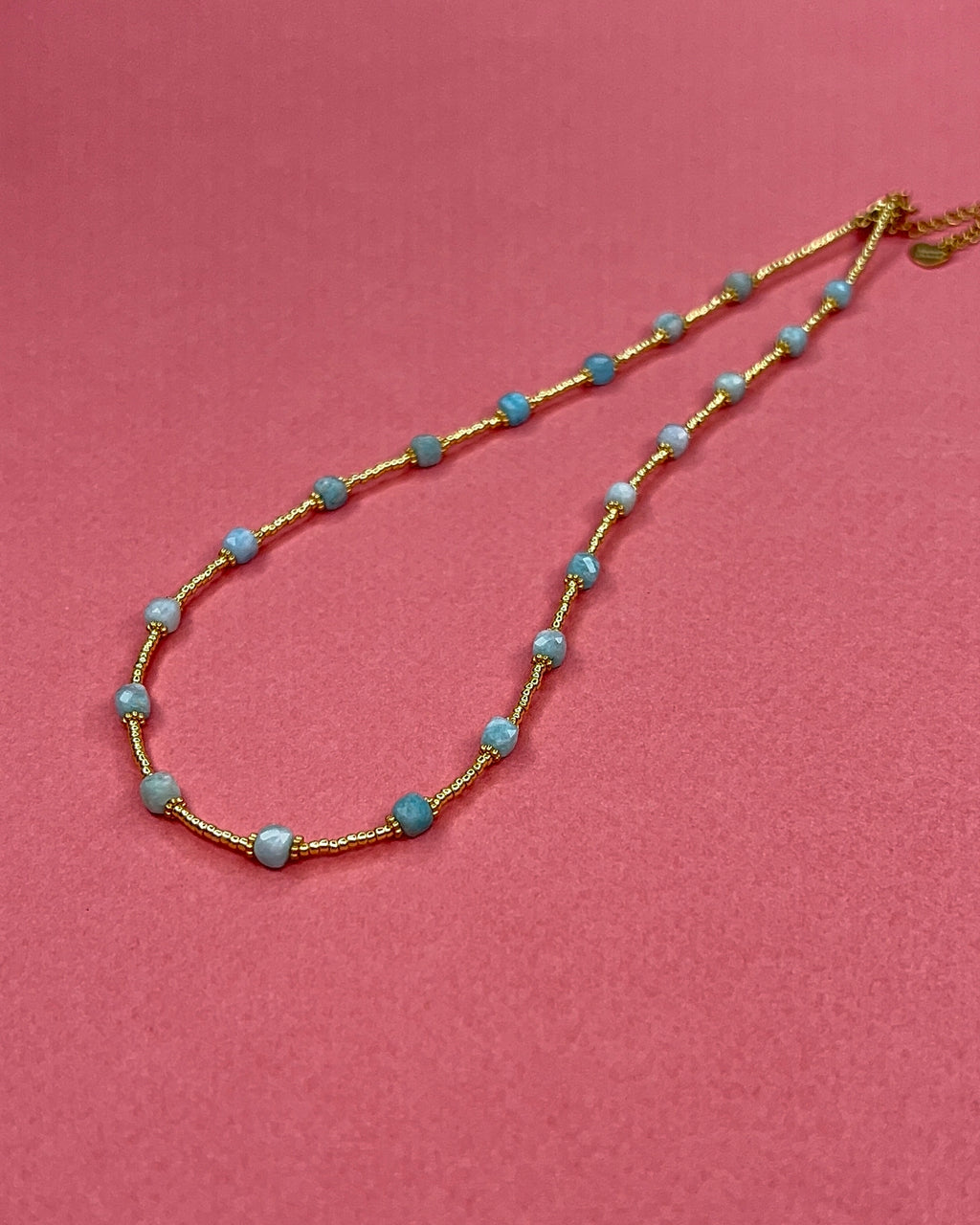 Collier Blue